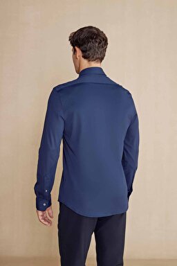 Slim Fit Klasik Yaka Performans Gömlek - Lacivert (görsel 4)