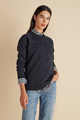 %100 Pamuk  Bisiklet Yaka Önü BB Nakışlı Sweatshirt - Lacivert