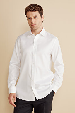 %100 Pamuk  Klasik Yaka Slim Fit Armürlü Oxford Doku Non Iron Gömlek - Beyaz (görsel 2)
