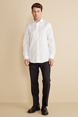 %100 Pamuk  Klasik Yaka Slim Fit Armürlü Oxford Doku Non Iron Gömlek - Beyaz (görsel 3)