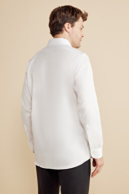 %100 Pamuk  Klasik Yaka Slim Fit Armürlü Non Iron Gömlek - Beyaz (görsel 5)