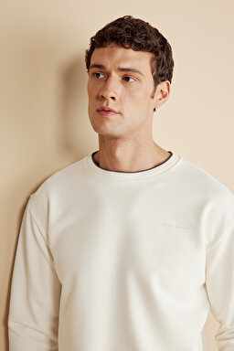 Pamuk Karışımlı Bisiklet  Yaka ve Kol Ucu Çizgi Detaylı Sweatshirt - Ekru (görsel 4)