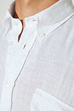 Comfort Fit Rahat Kesim Düğmeli Yaka Cepli Keten Gömlek - Beyaz (görsel 6)
