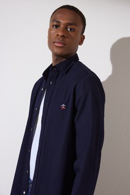 Slim Fit Dar Kesim Klasik Yaka Denim Gömlek - Lacivert (görsel 4)