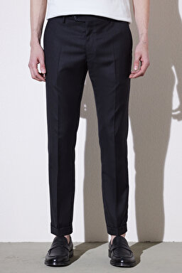 Slim Fit Dar Kesim Sivri Yaka Desenli Cepli Yünlü Takım Elbise - Siyah Çizgili (görsel 6)