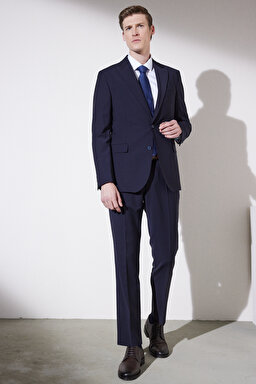 Slim Fit Dar Kesim Sivri Yaka Takım Elbise - Lacivert (görsel 3)