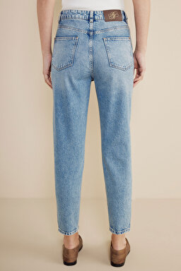 %100 Pamuk Yüksek Bel Slim Mom Fit Denim Pantolon - Mavi (görsel 5)