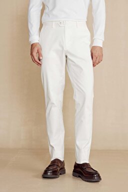 Premium Essentials Pamuk Karışımlı Düz Paça Parça Boya Chino Pantolon - Kırık Beyaz (görsel 8)