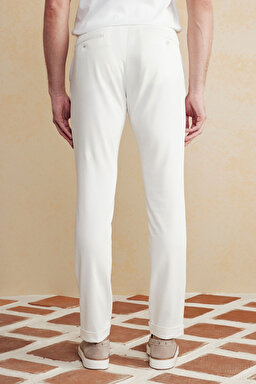 Premium Essentials Lyocell Karışımlı Parça Boya Chino Pantolon - Kırık Beyaz (görsel 4)