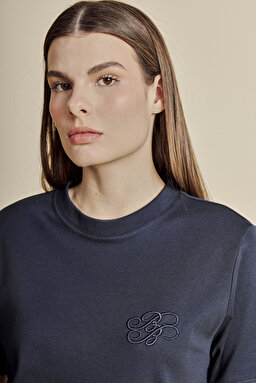 %100 Pamuk Bisiklet Yaka Eva Nakışlı T-shirt - Lacivert (görsel 4)
