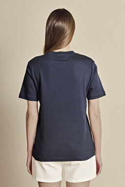 %100 Pamuk Bisiklet Yaka Eva Nakışlı T-shirt - Lacivert (görsel 5)